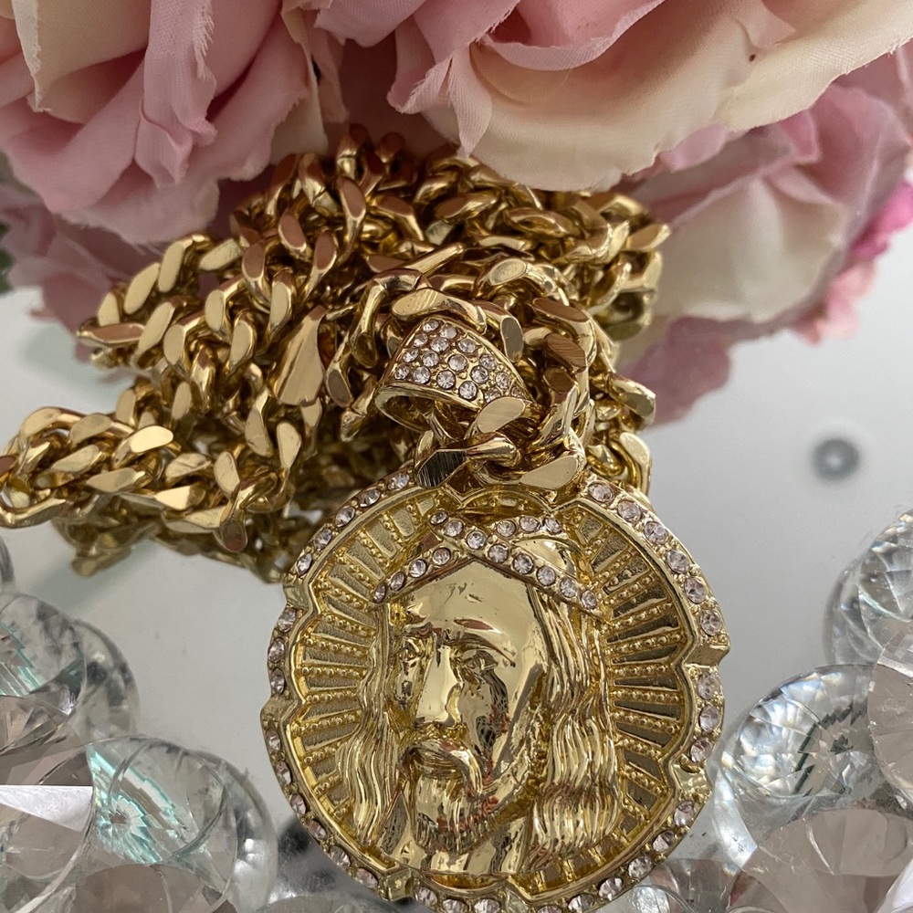 Jesus gold holy Catholic necklace - Picture 3 of 3